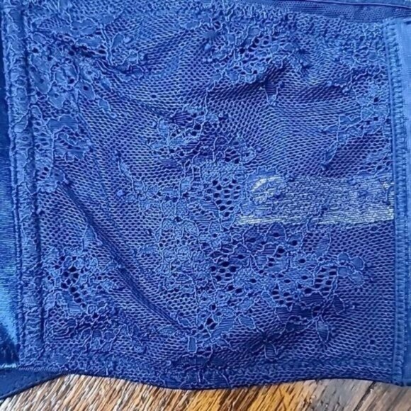 Victoria's Secret Navy Blue Velvet Velour Strapless Bra Lace Back size Small - Picture 8 of 8